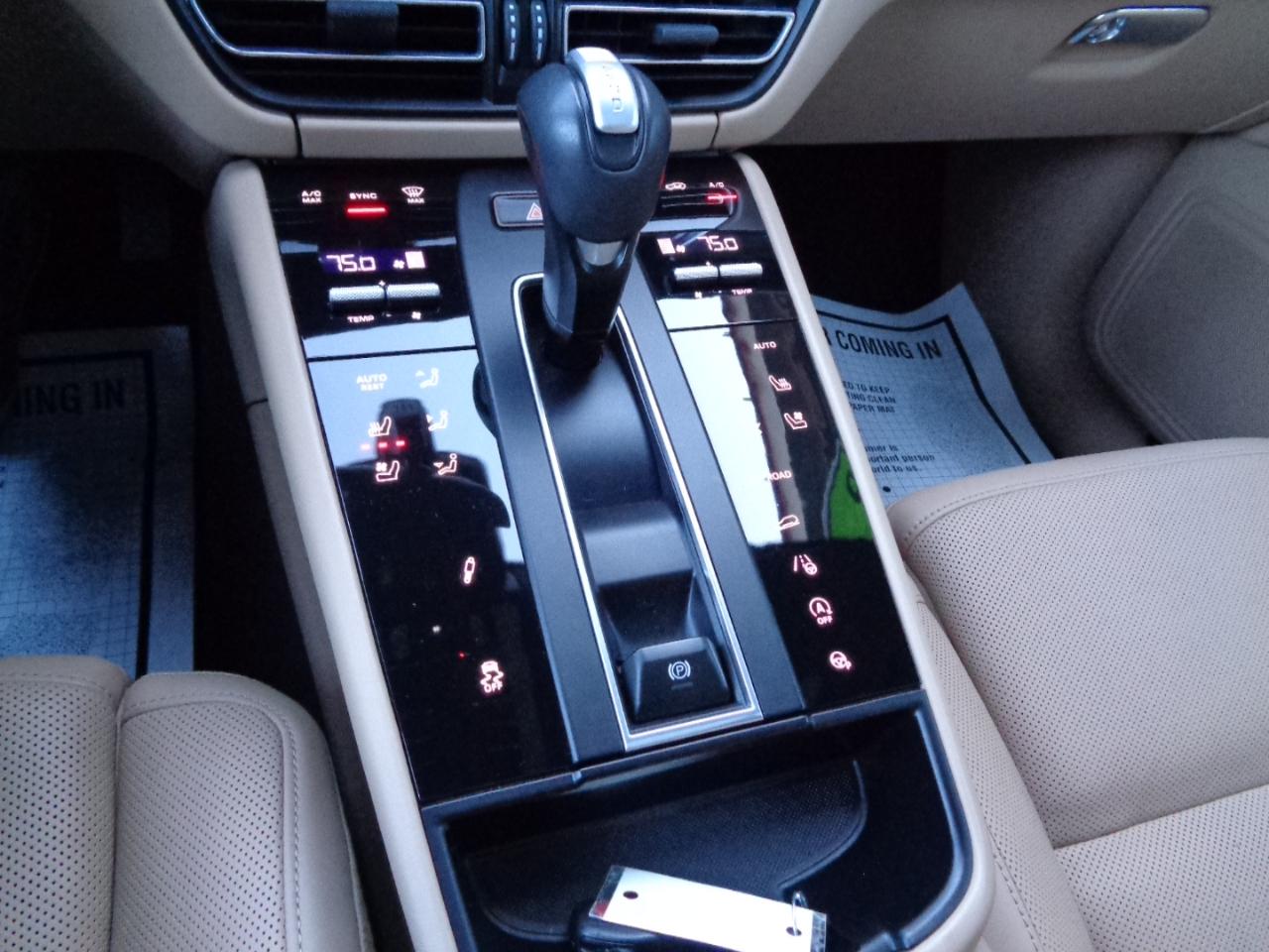 Porsche Macan T AWD 2023