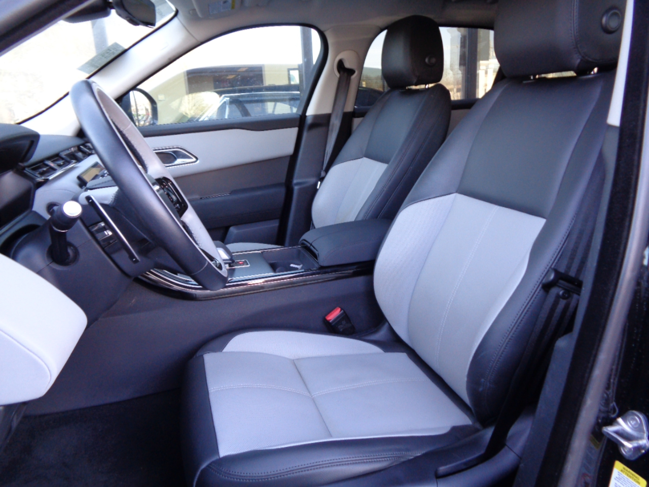 Land Rover Range Rover Velar P400 Dynamic SE 2025