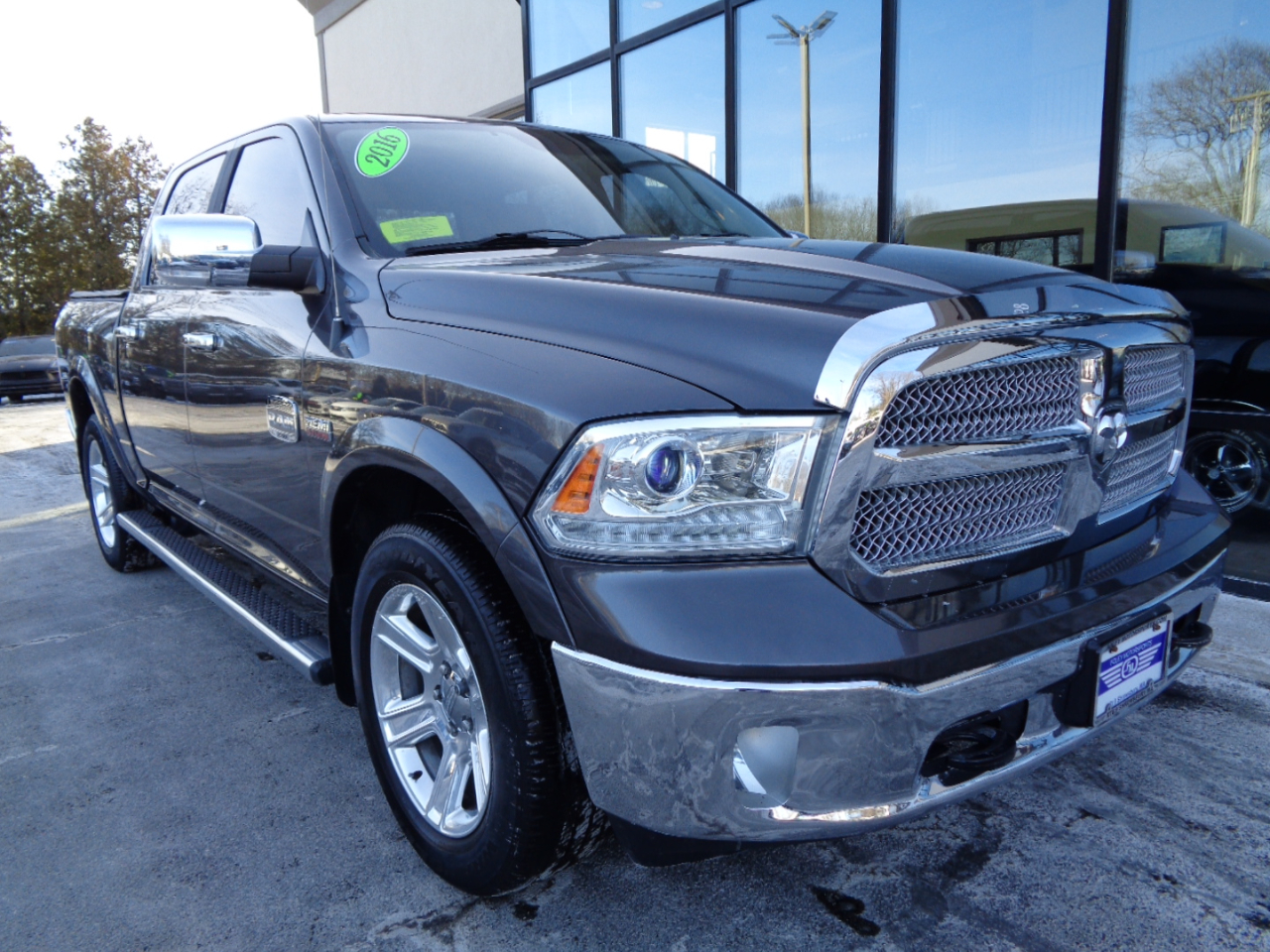 RAM 1500 4WD Crew Cab 140.5" Longhorn 2016
