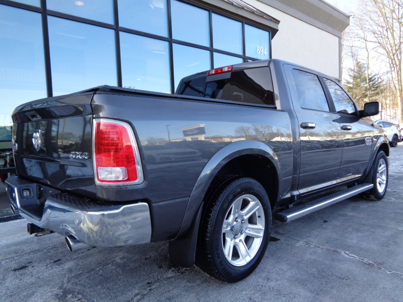 RAM 1500 4WD Crew Cab 140.5" Longhorn 2016