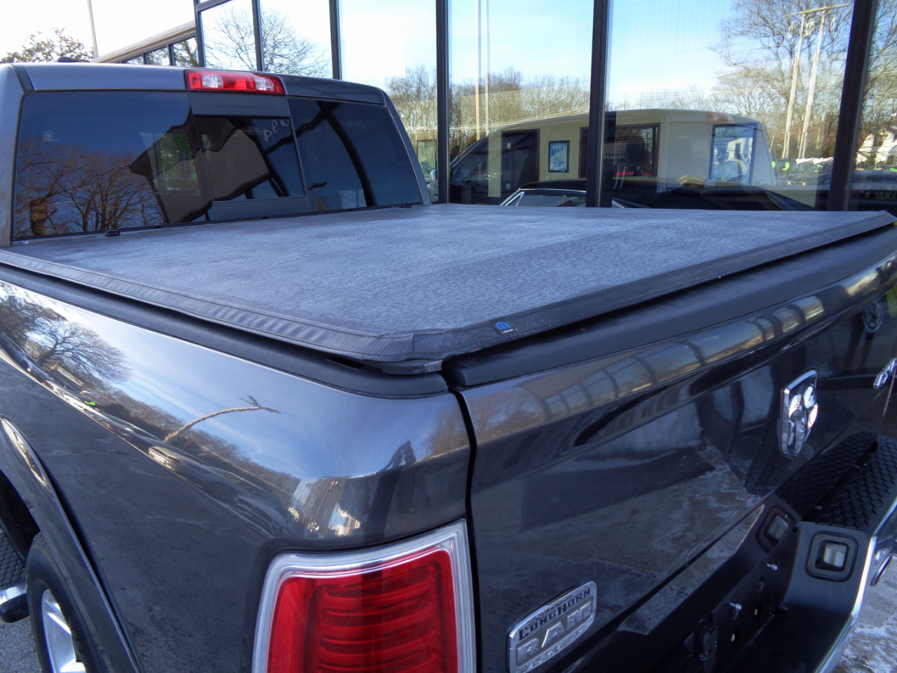 RAM 1500 4WD Crew Cab 140.5" Longhorn 2016