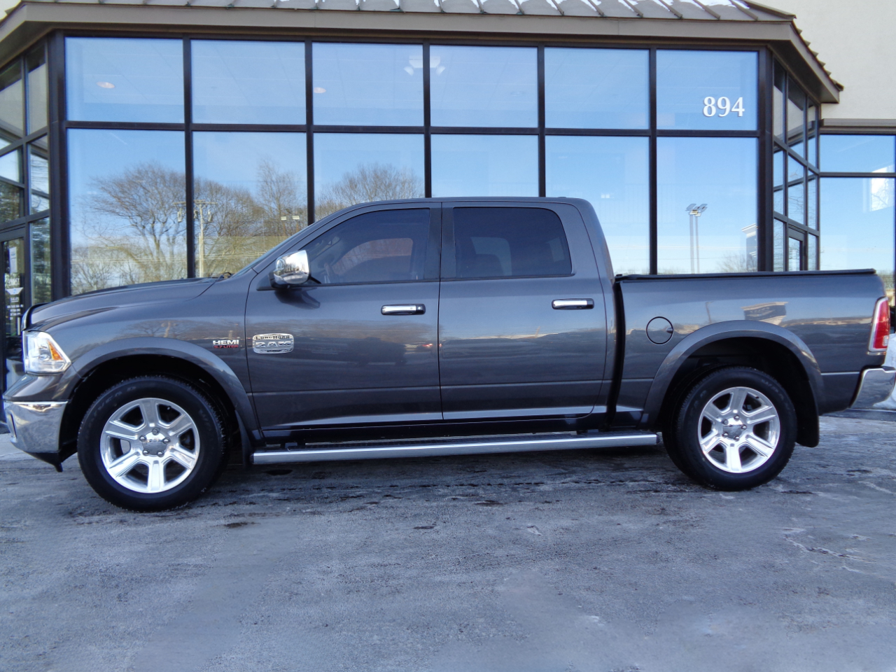 RAM 1500 4WD Crew Cab 140.5" Longhorn 2016