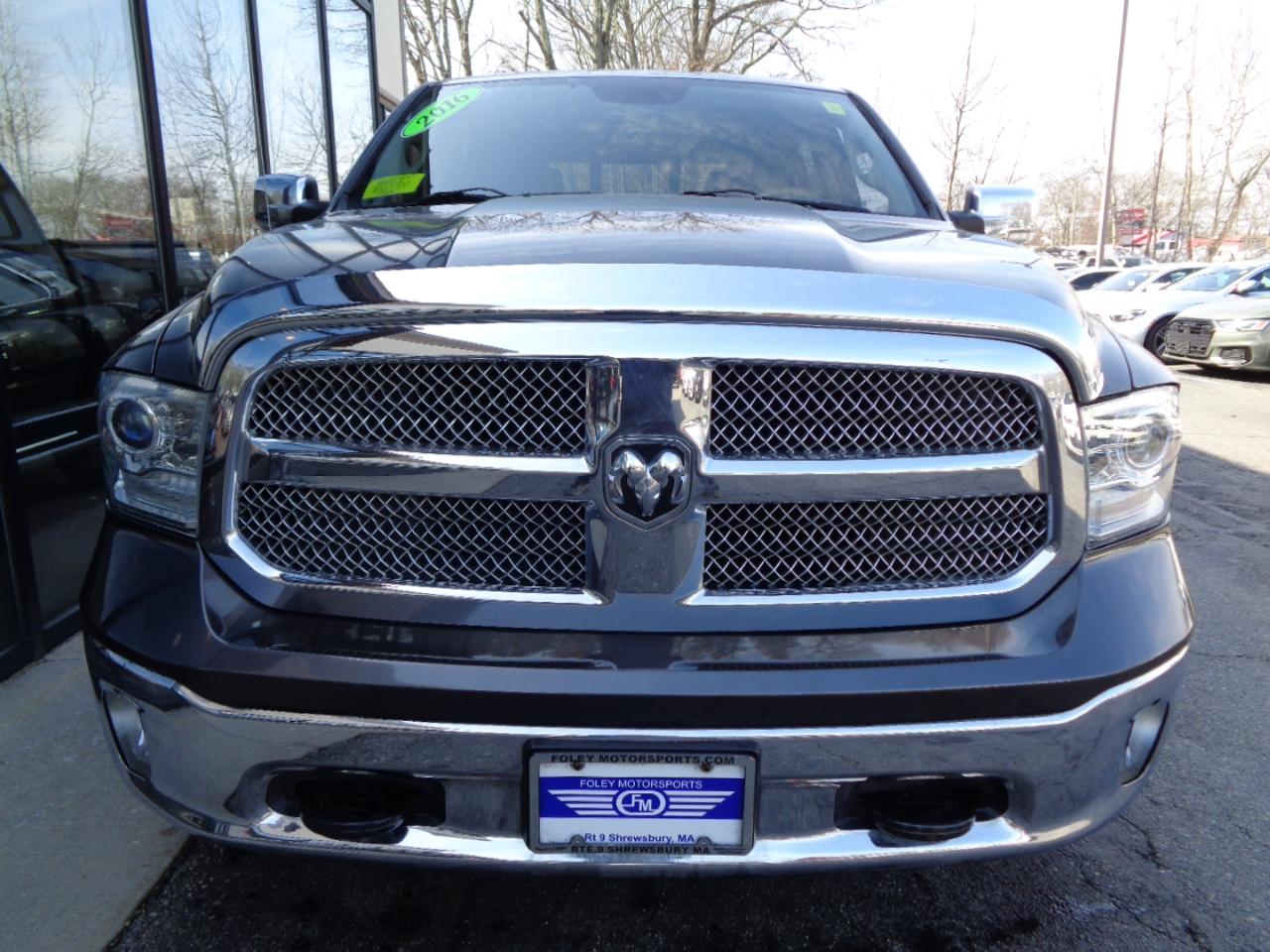 RAM 1500 4WD Crew Cab 140.5" Longhorn 2016