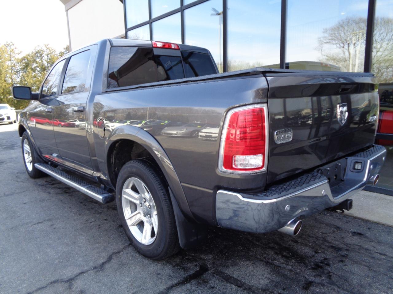 RAM 1500 4WD Crew Cab 140.5" Longhorn 2016