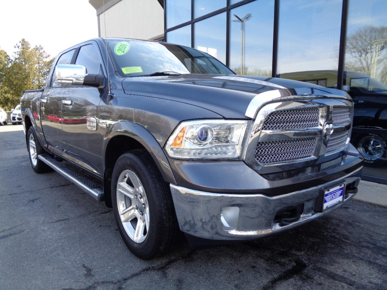 RAM 1500 4WD Crew Cab 140.5" Longhorn 2016