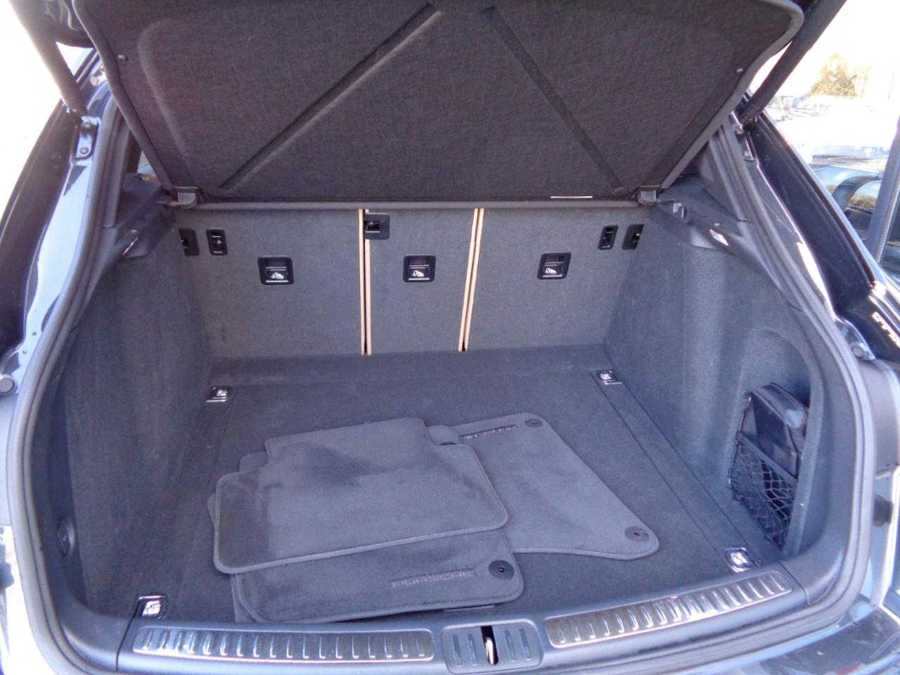 Porsche Macan AWD 2025