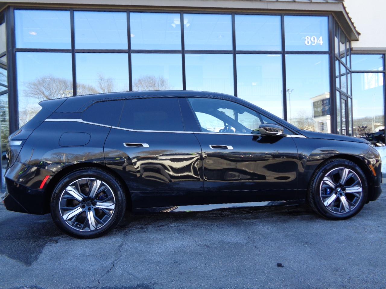 BMW iX M60 Sports Activity Vehicle 2023