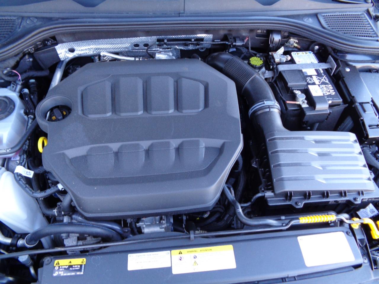 Volkswagen Golf R 2.0T Manual 2024