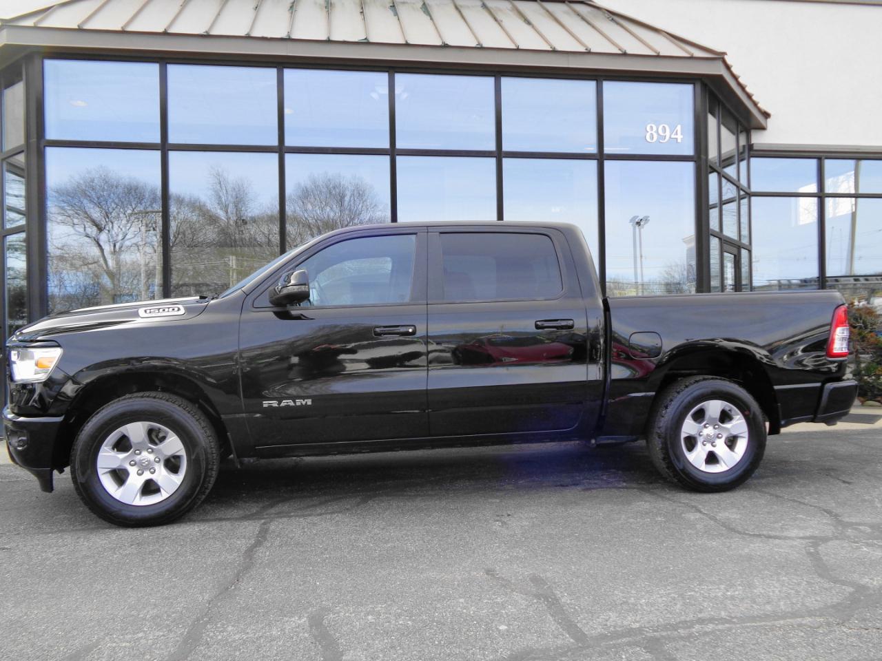 RAM 1500 Big Horn 4x4 Crew Cab 5'7" Box 2024