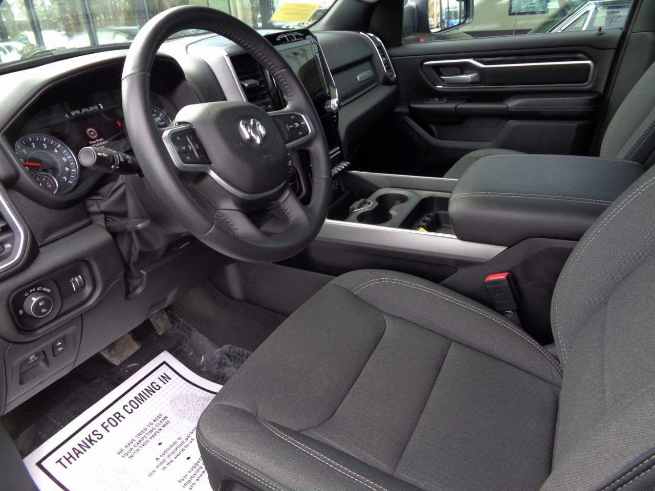 RAM 1500 Big Horn 4x4 Crew Cab 5'7" Box 2024