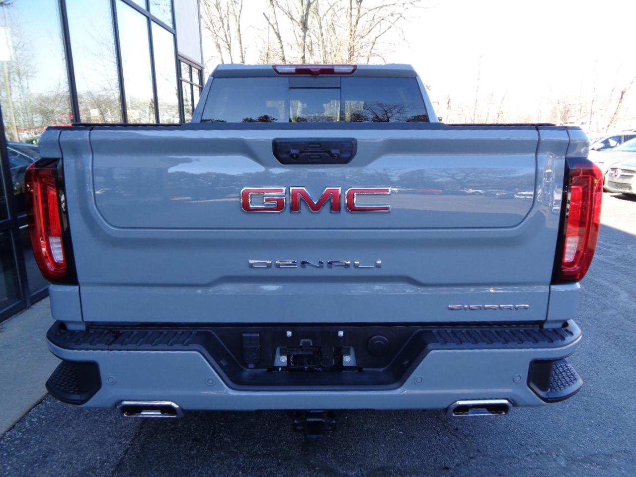 GMC Sierra 1500 4WD Crew Cab 147" Denali 2024