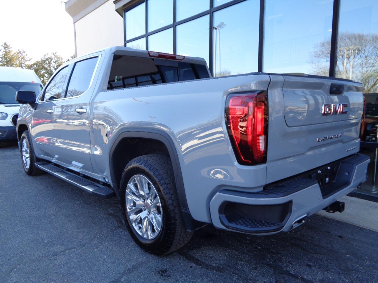 GMC Sierra 1500 4WD Crew Cab 147" Denali 2024