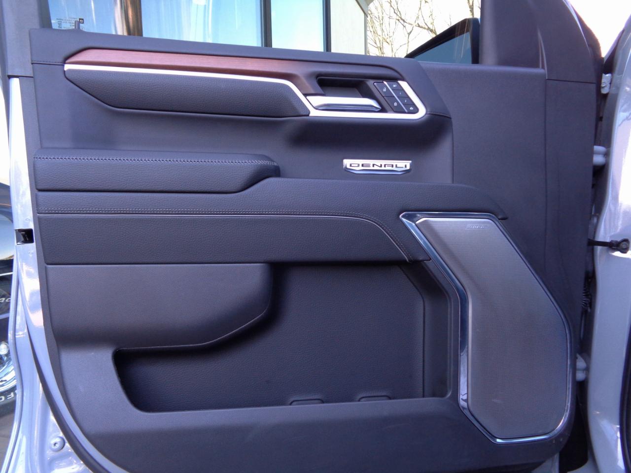 GMC Sierra 1500 4WD Crew Cab 147" Denali 2024