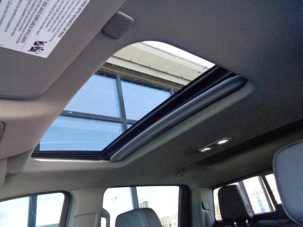 GMC Sierra 1500 4WD Crew Cab 147" Denali 2024