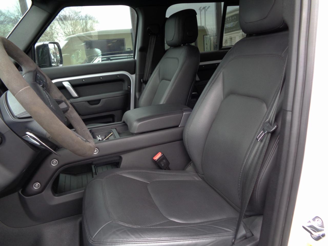 Land Rover Defender 110 AWD 2023