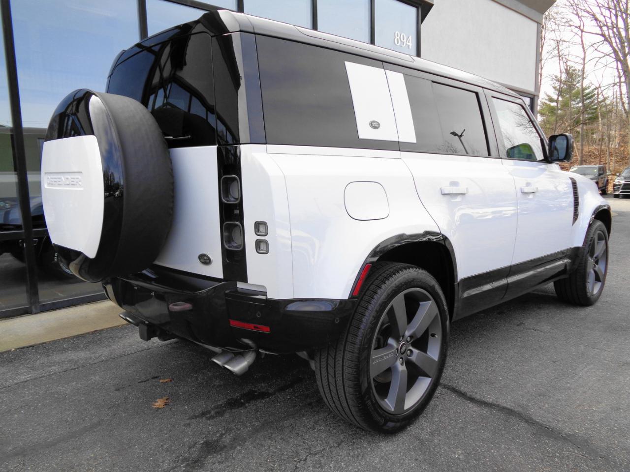 Land Rover Defender 110 AWD 2023