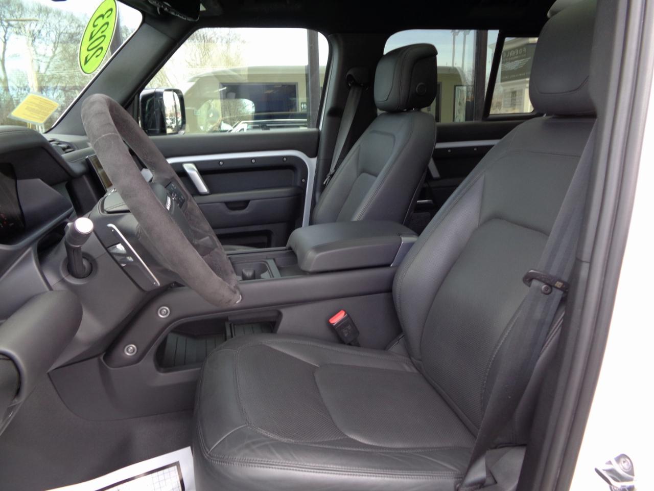 Land Rover Defender 110 AWD 2023