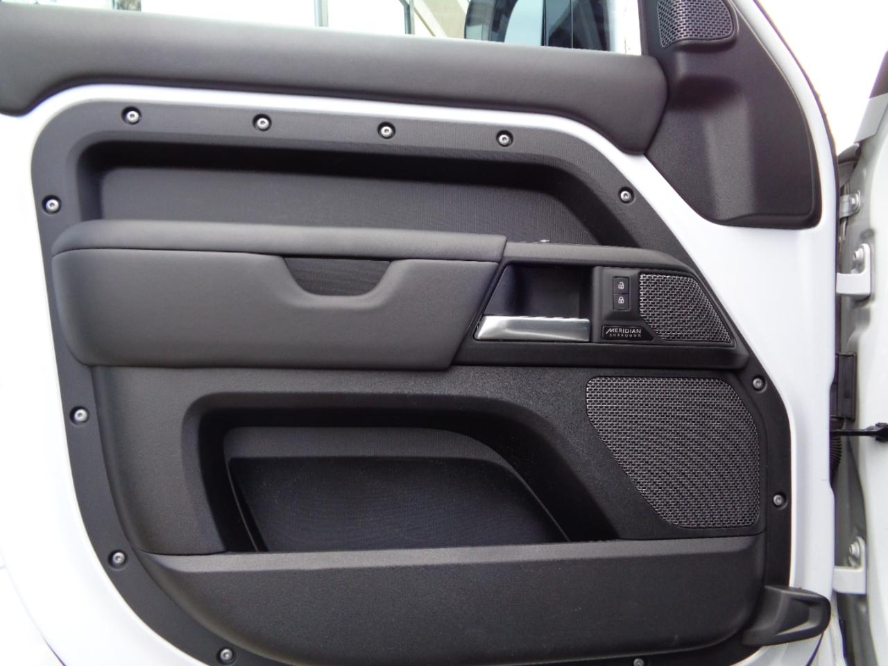 Land Rover Defender 110 AWD 2023