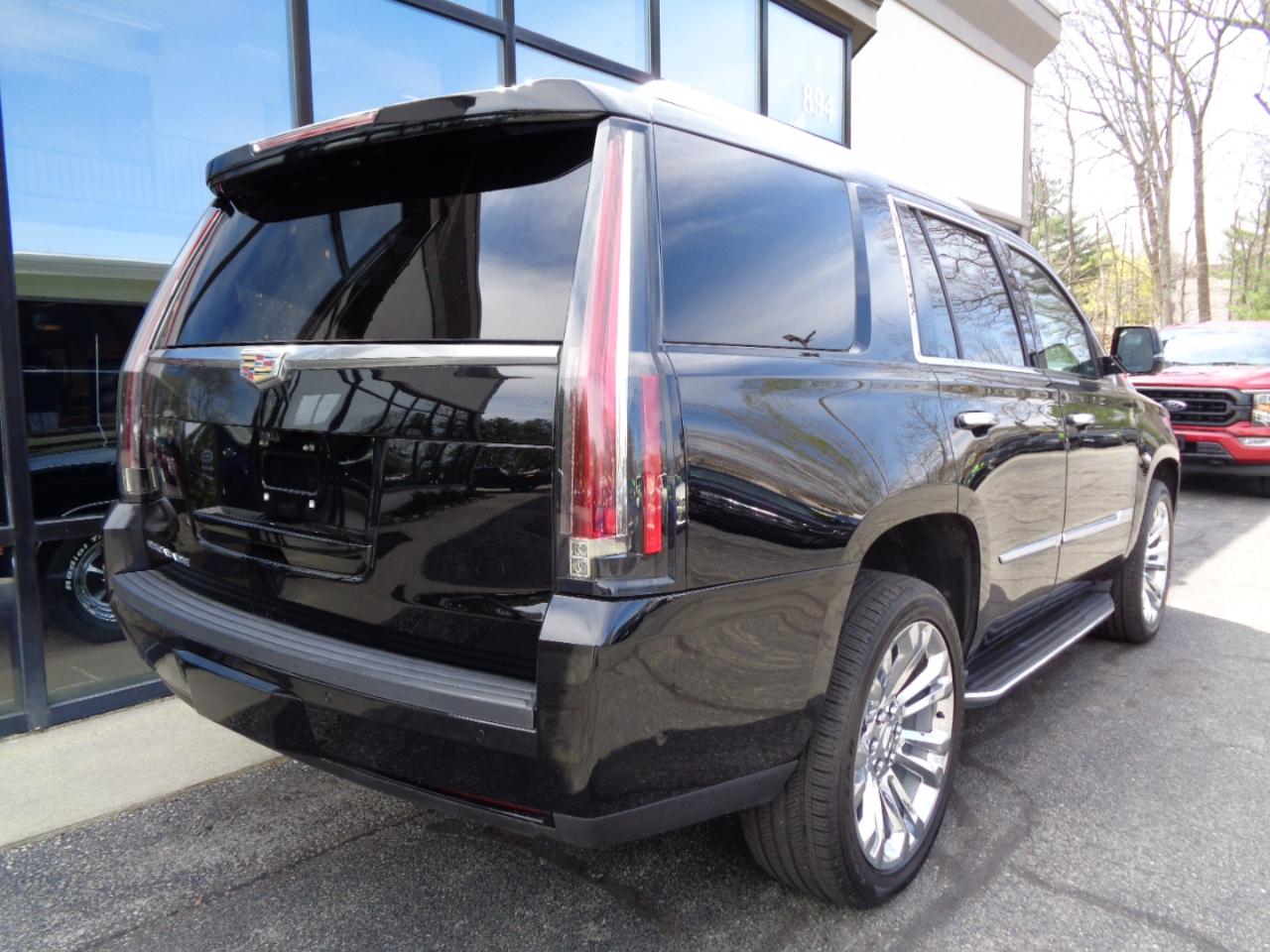 Cadillac Escalade 4WD 4dr Luxury 2018