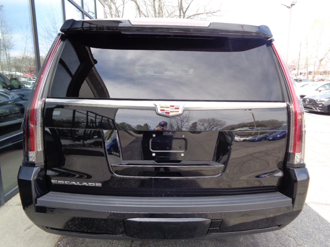 Cadillac Escalade 4WD 4dr Luxury 2018