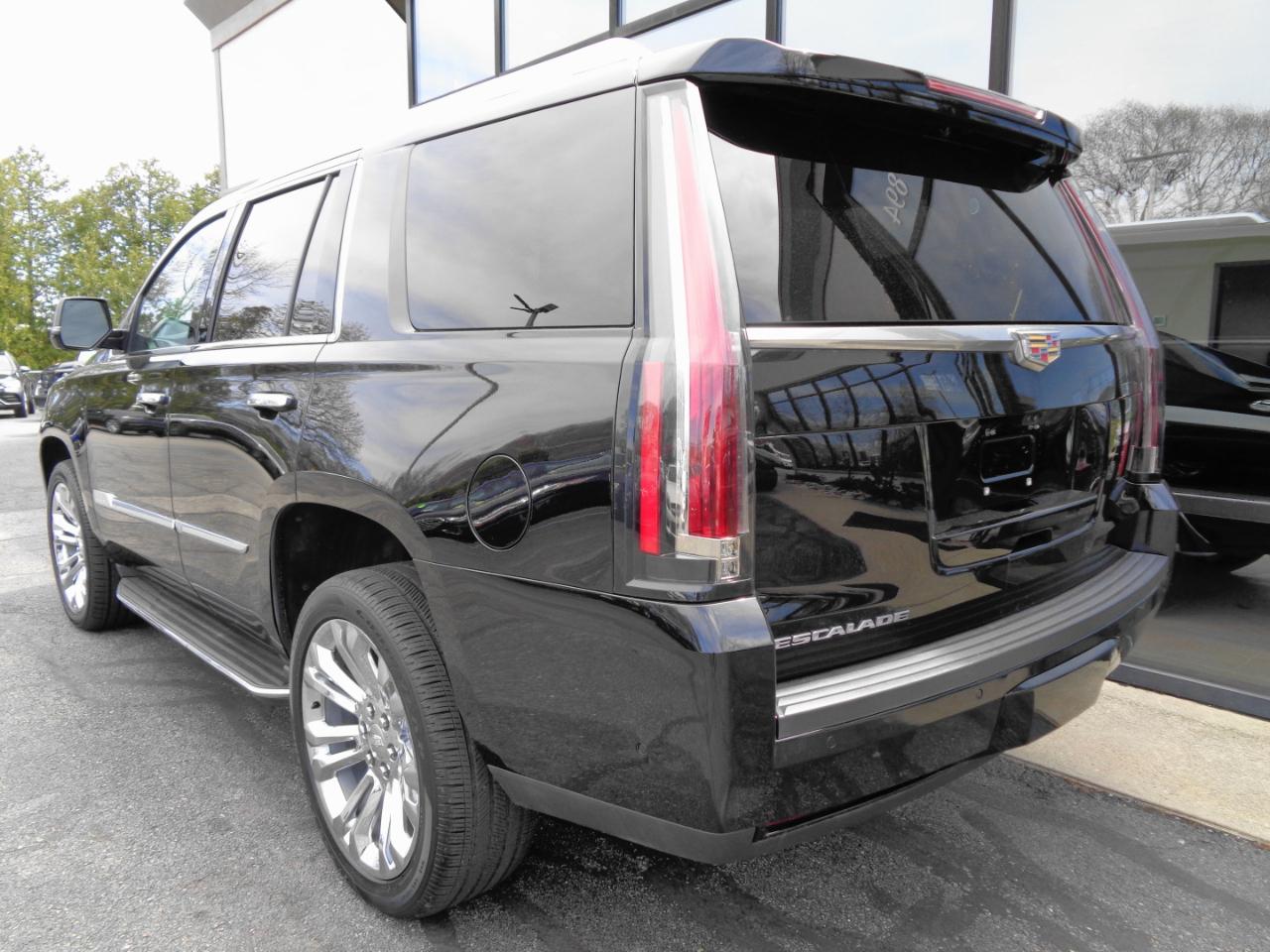 Cadillac Escalade 4WD 4dr Luxury 2018