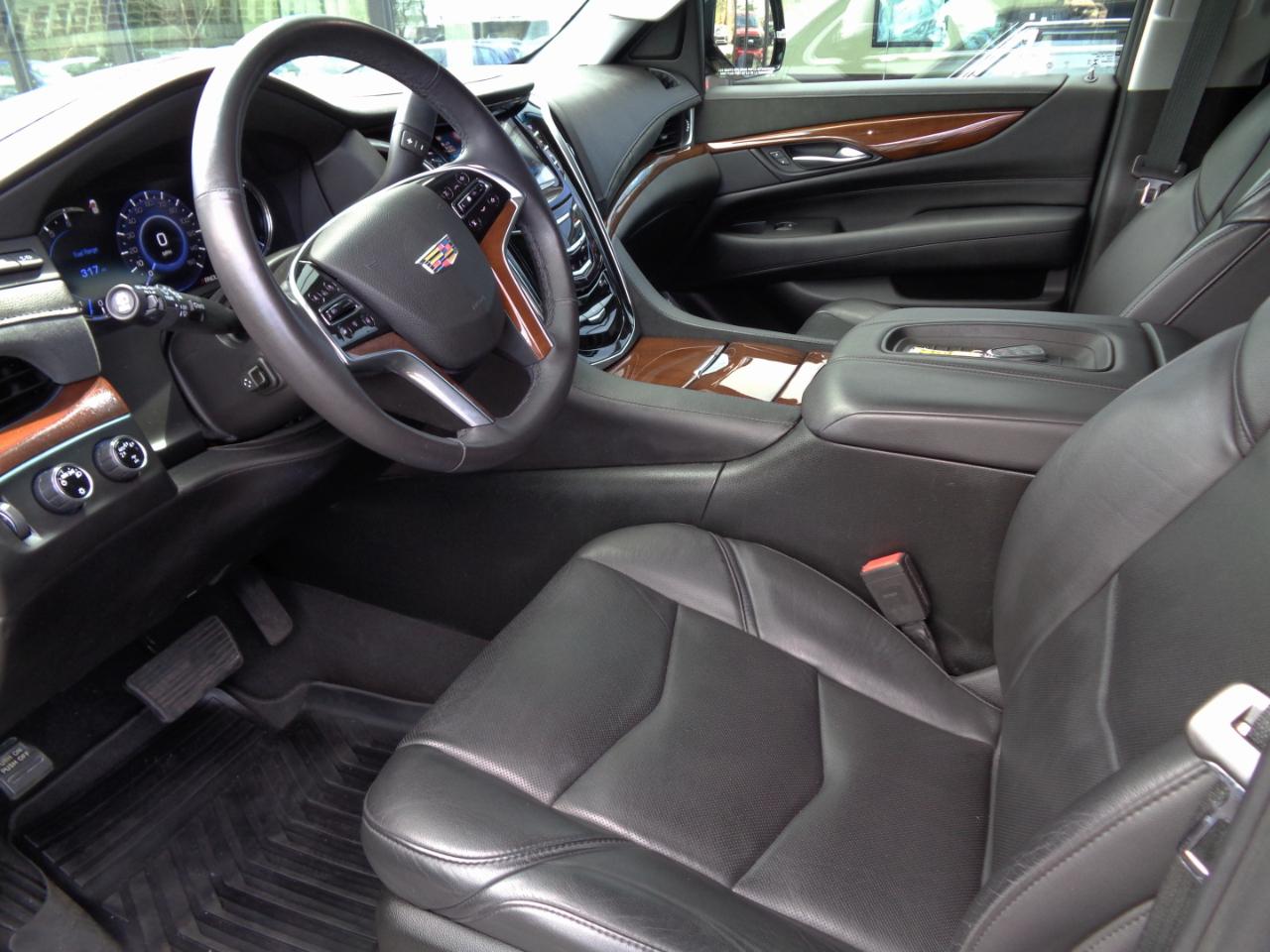 Cadillac Escalade 4WD 4dr Luxury 2018