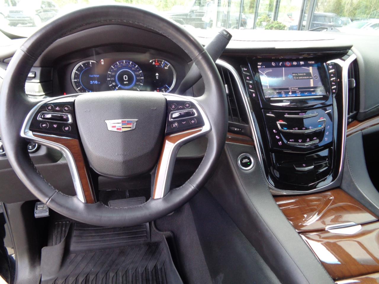 Cadillac Escalade 4WD 4dr Luxury 2018