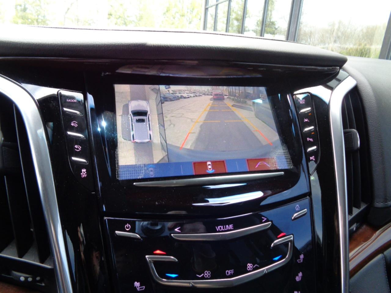 Cadillac Escalade 4WD 4dr Luxury 2018