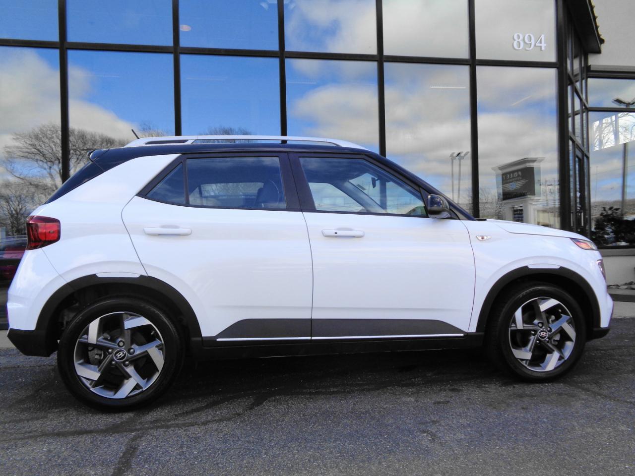 Hyundai Venue Limited IVT 2023