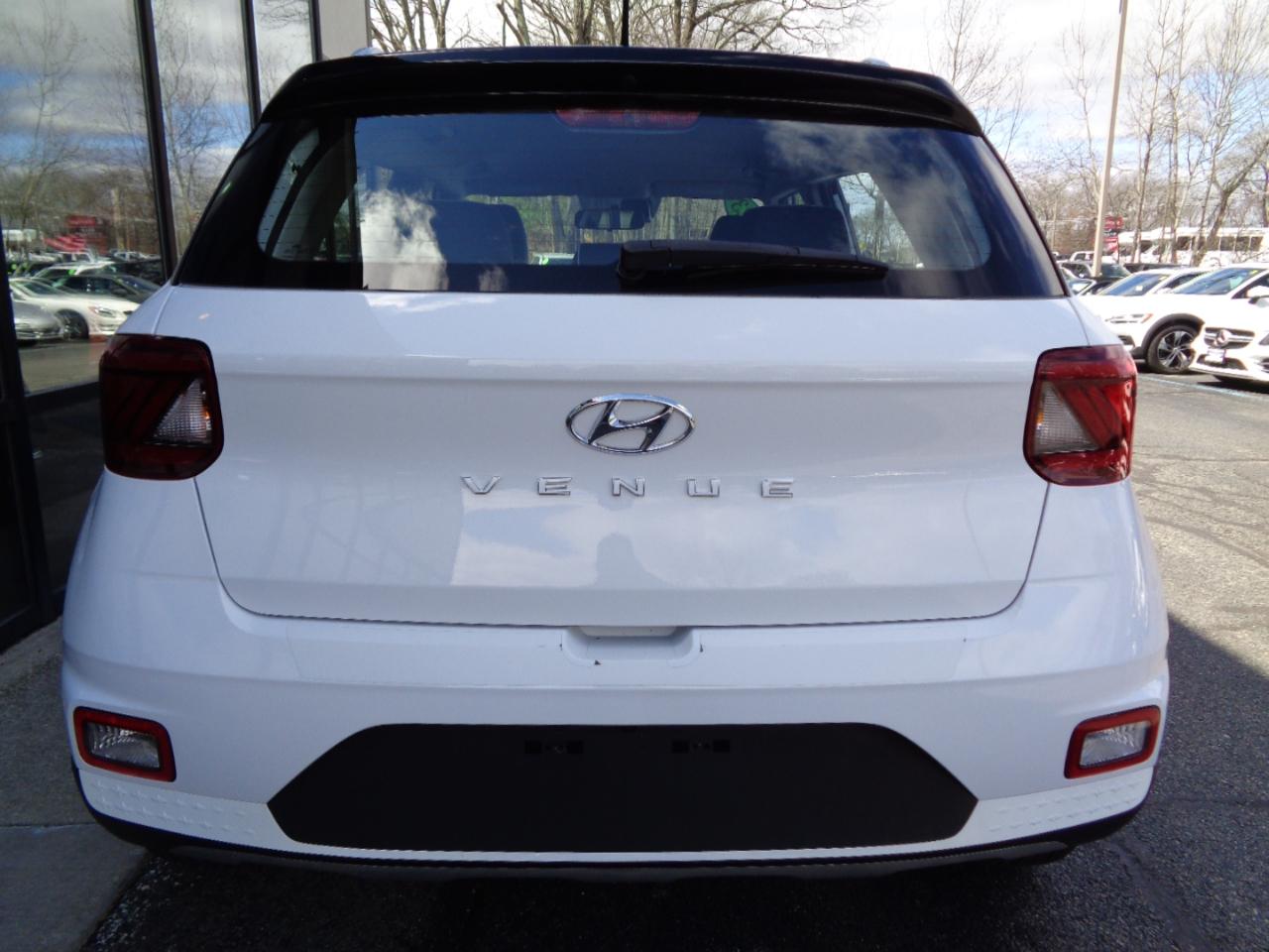 Hyundai Venue Limited IVT 2023