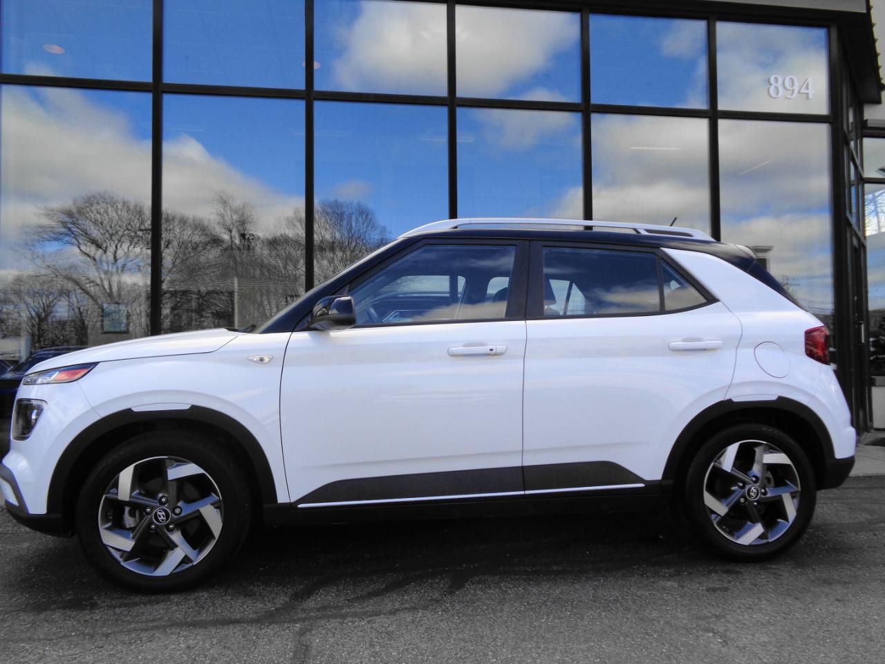 Hyundai Venue Limited IVT 2023