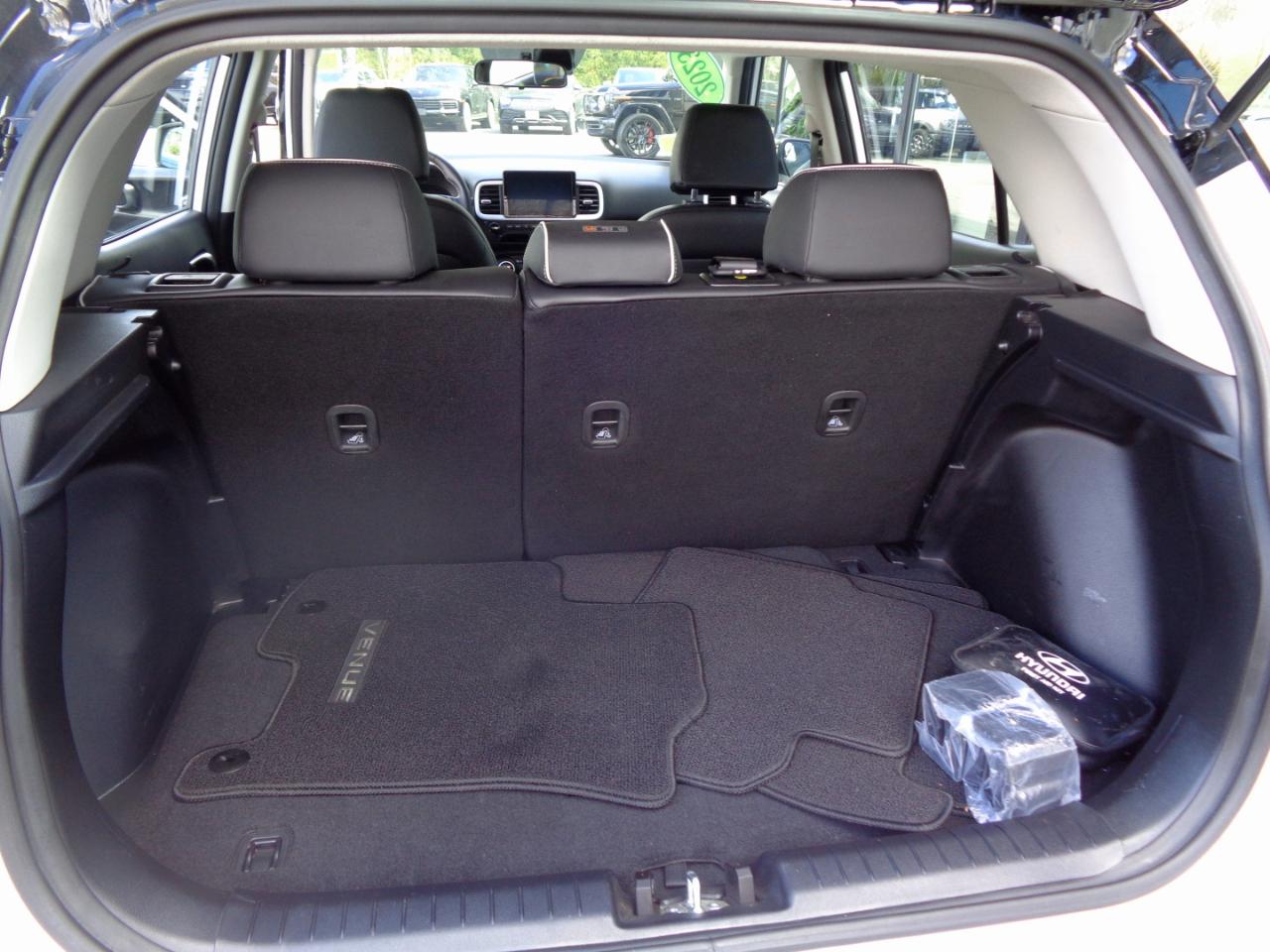 Hyundai Venue Limited IVT 2023