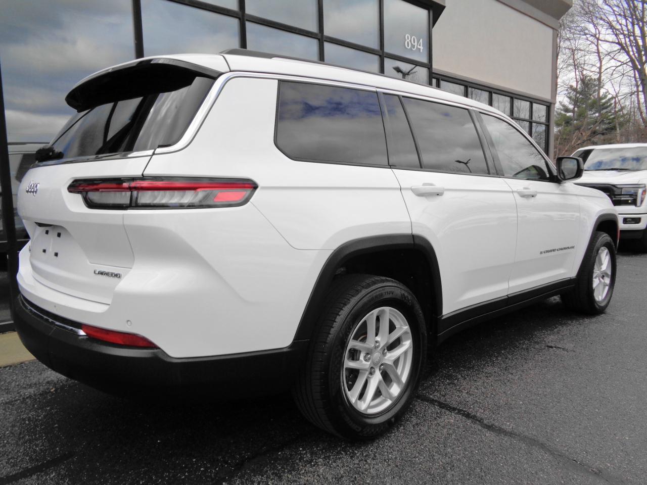 Jeep Grand Cherokee L Laredo 4x4 2021