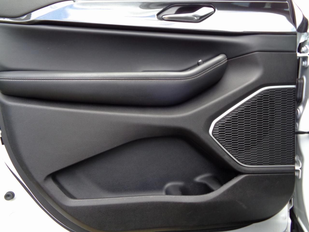 Jeep Grand Cherokee L Laredo 4x4 2021