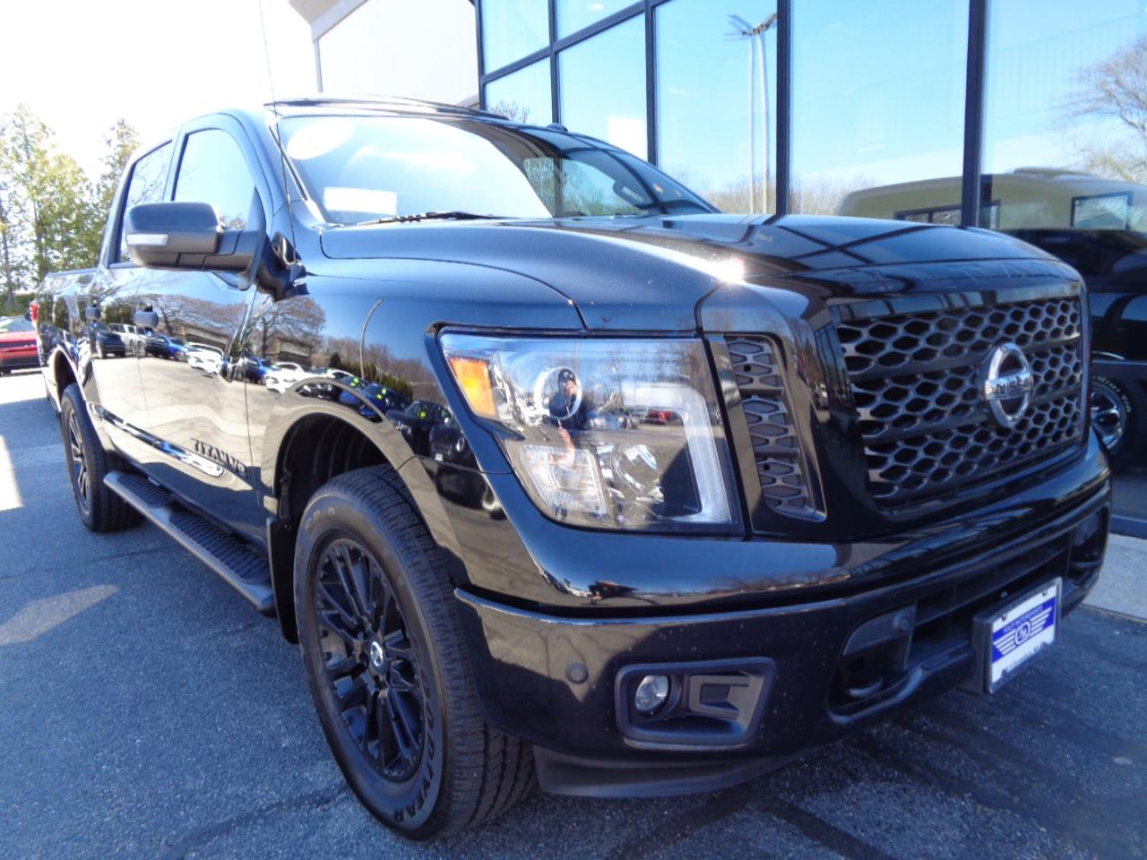 Nissan Titan 4x4 Crew Cab SL 2018