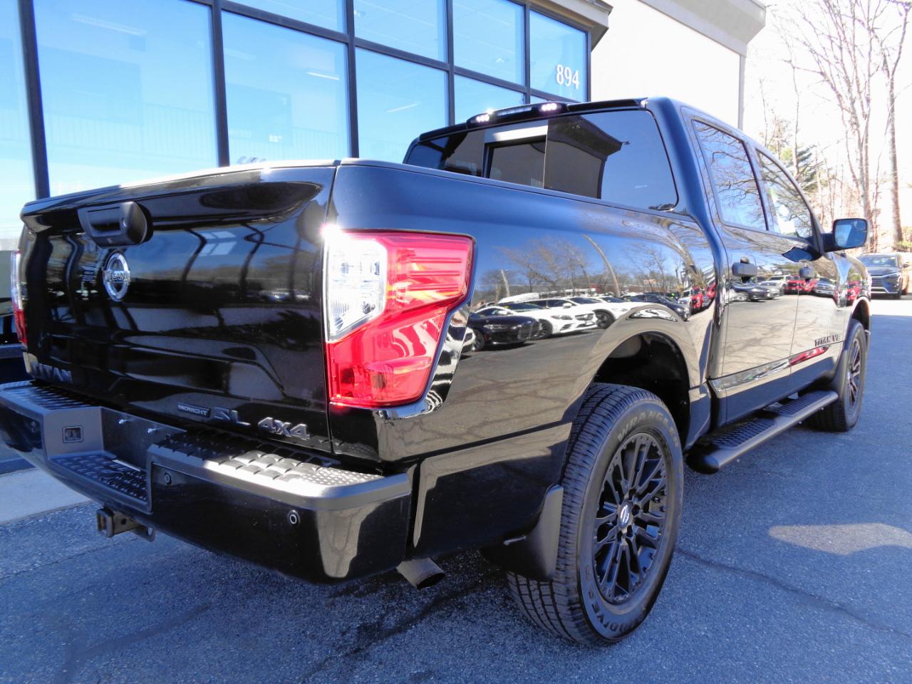 Nissan Titan 4x4 Crew Cab SL 2018