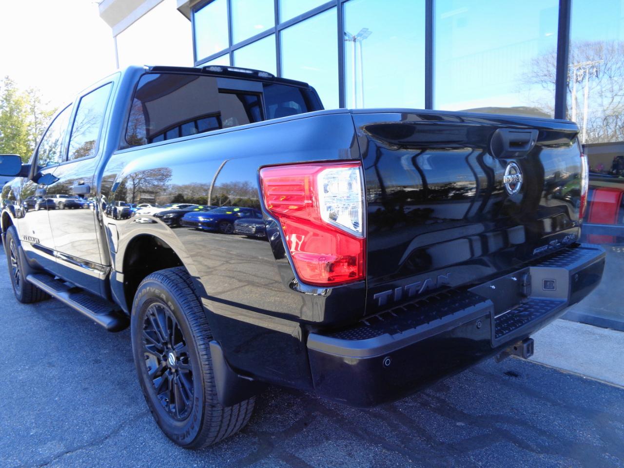 Nissan Titan 4x4 Crew Cab SL 2018