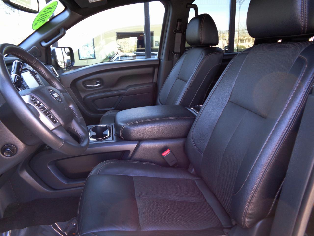 Nissan Titan 4x4 Crew Cab SL 2018