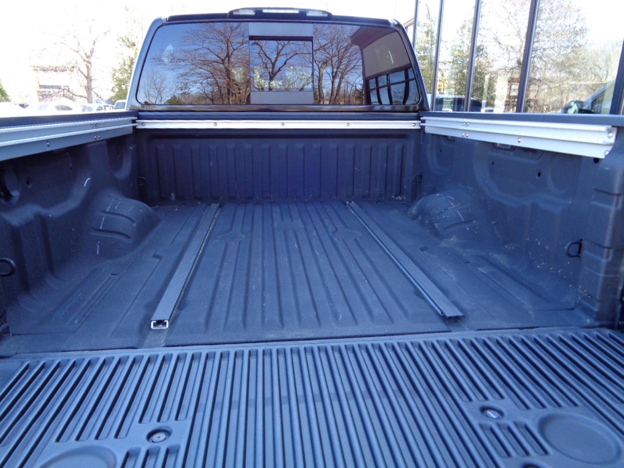 Nissan Titan 4x4 Crew Cab SL 2018