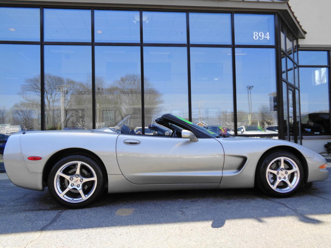 Chevrolet Corvette 2dr Convertible 2002