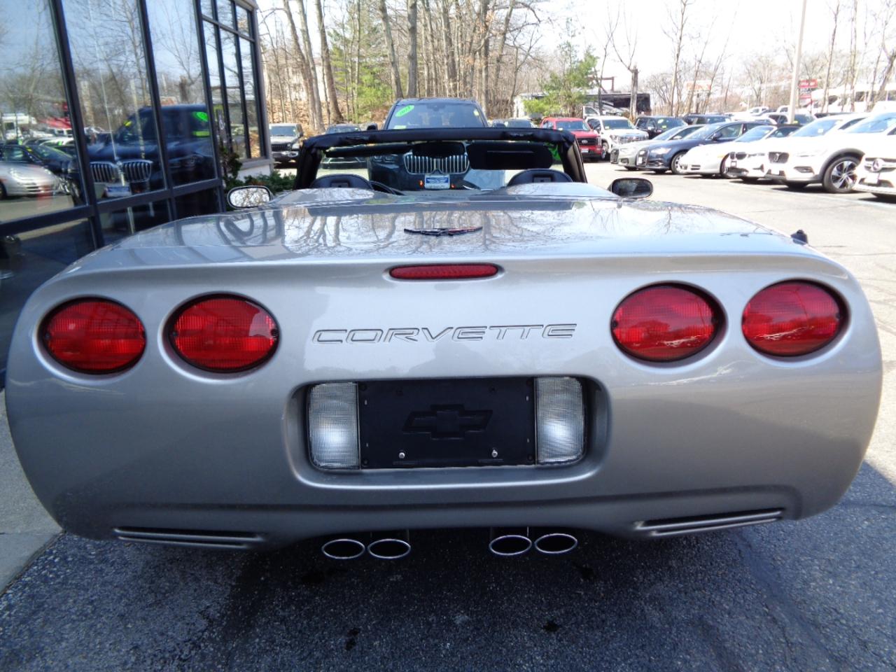 Chevrolet Corvette 2dr Convertible 2002