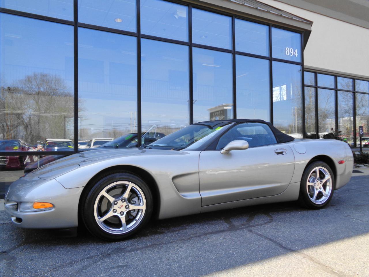 Chevrolet Corvette 2dr Convertible 2002