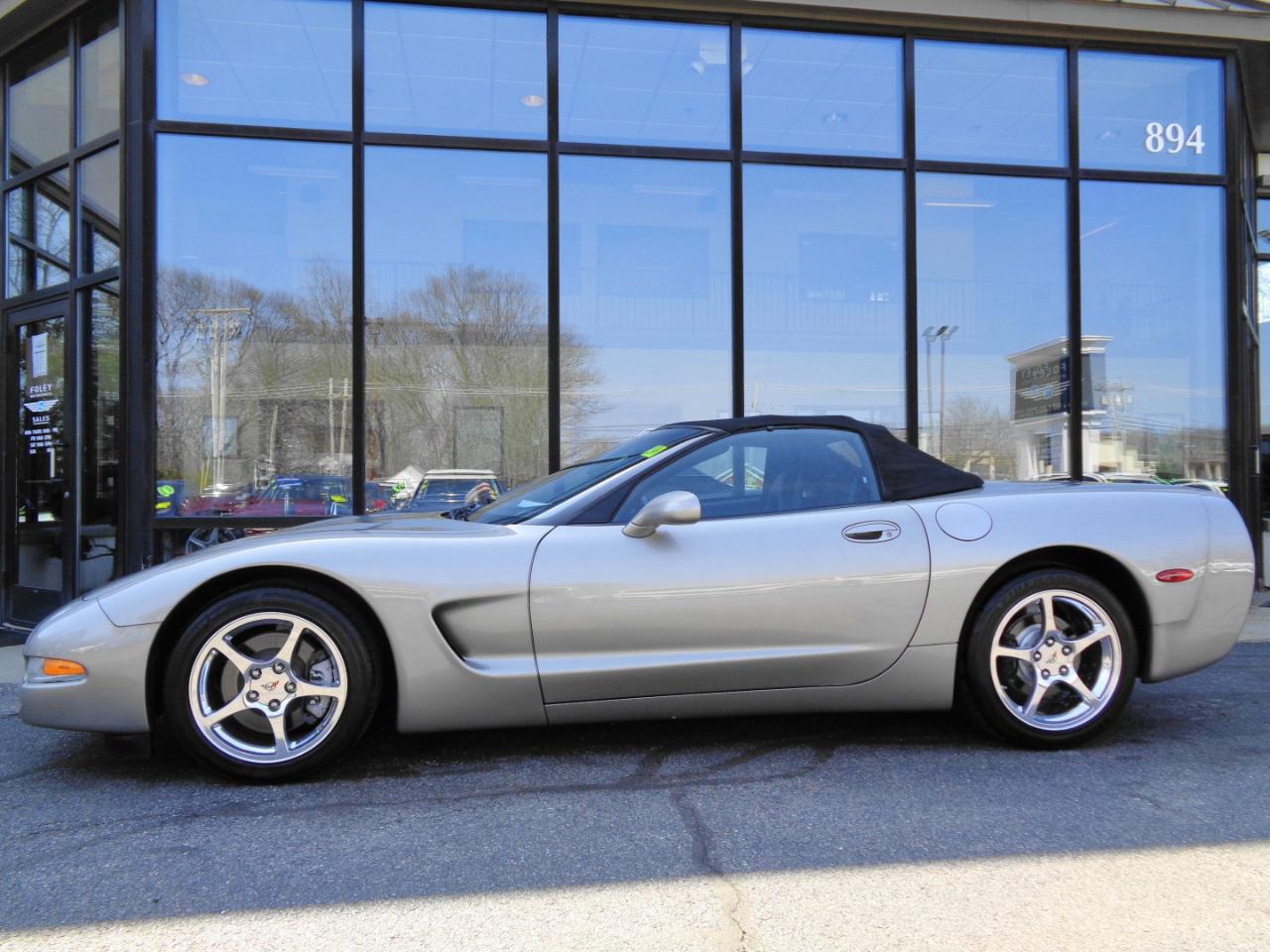 Chevrolet Corvette 2dr Convertible 2002