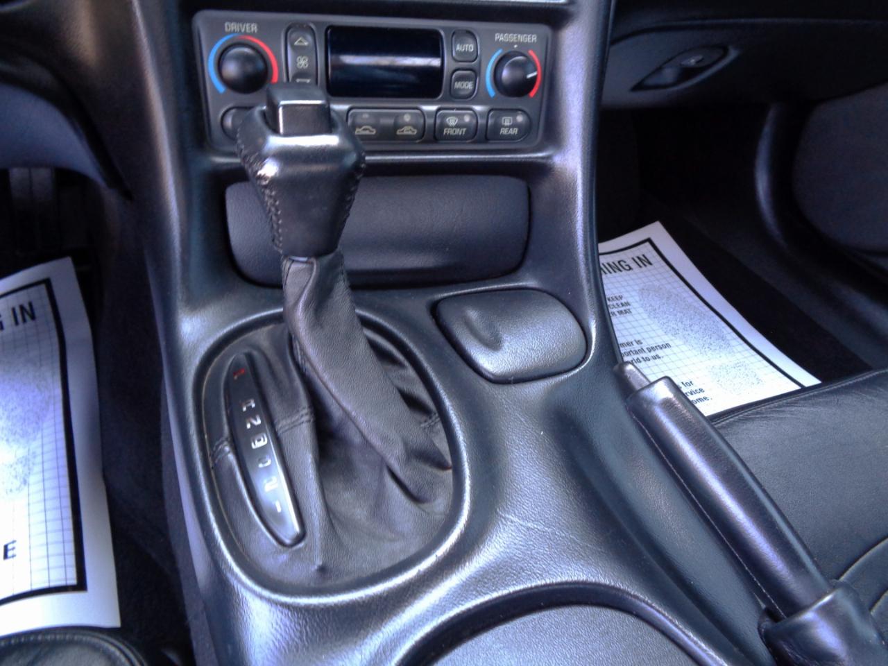 Chevrolet Corvette 2dr Convertible 2002