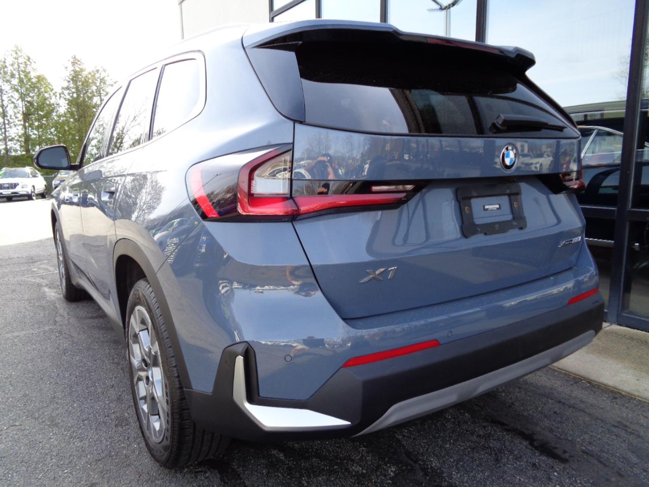BMW X1 xDrive28i Sports Activity Vehicle 2023