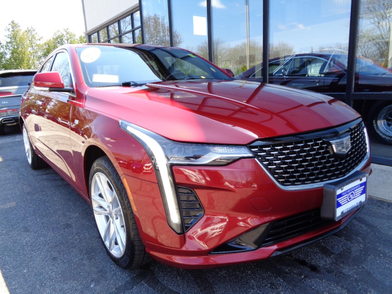 Cadillac CT4 4dr Sdn Luxury 2022