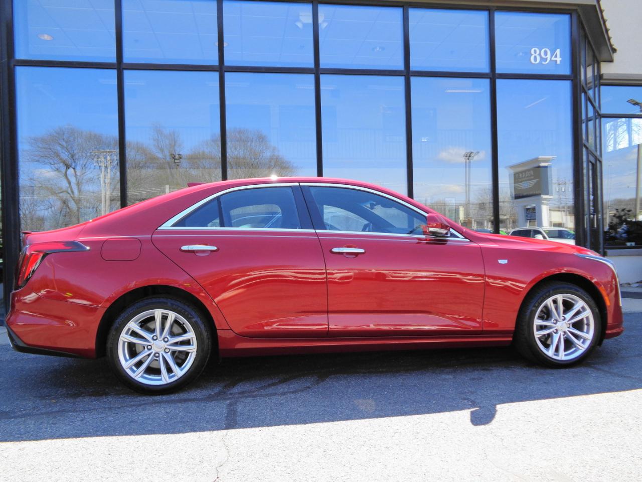 Cadillac CT4 4dr Sdn Luxury 2022
