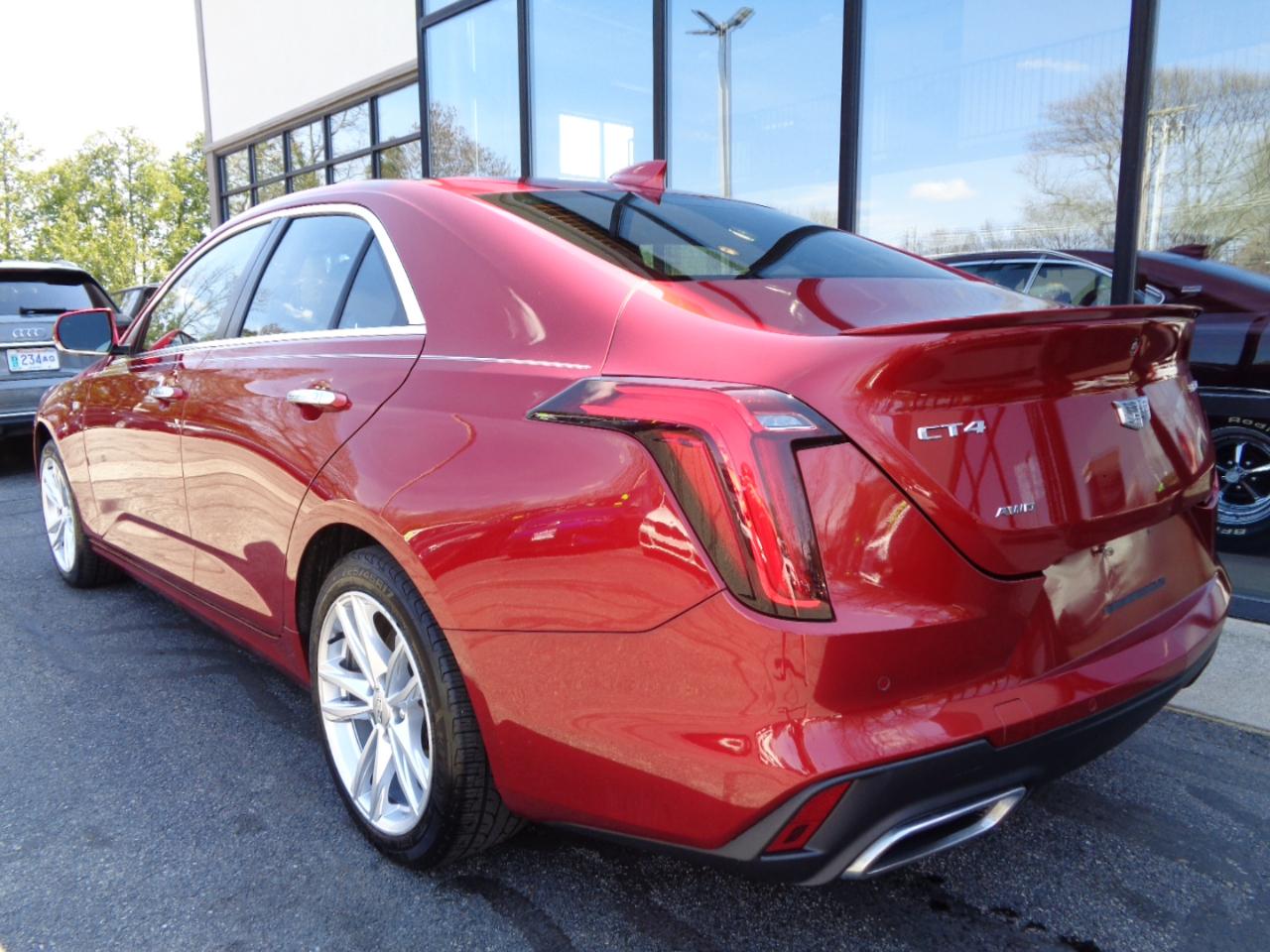 Cadillac CT4 4dr Sdn Luxury 2022