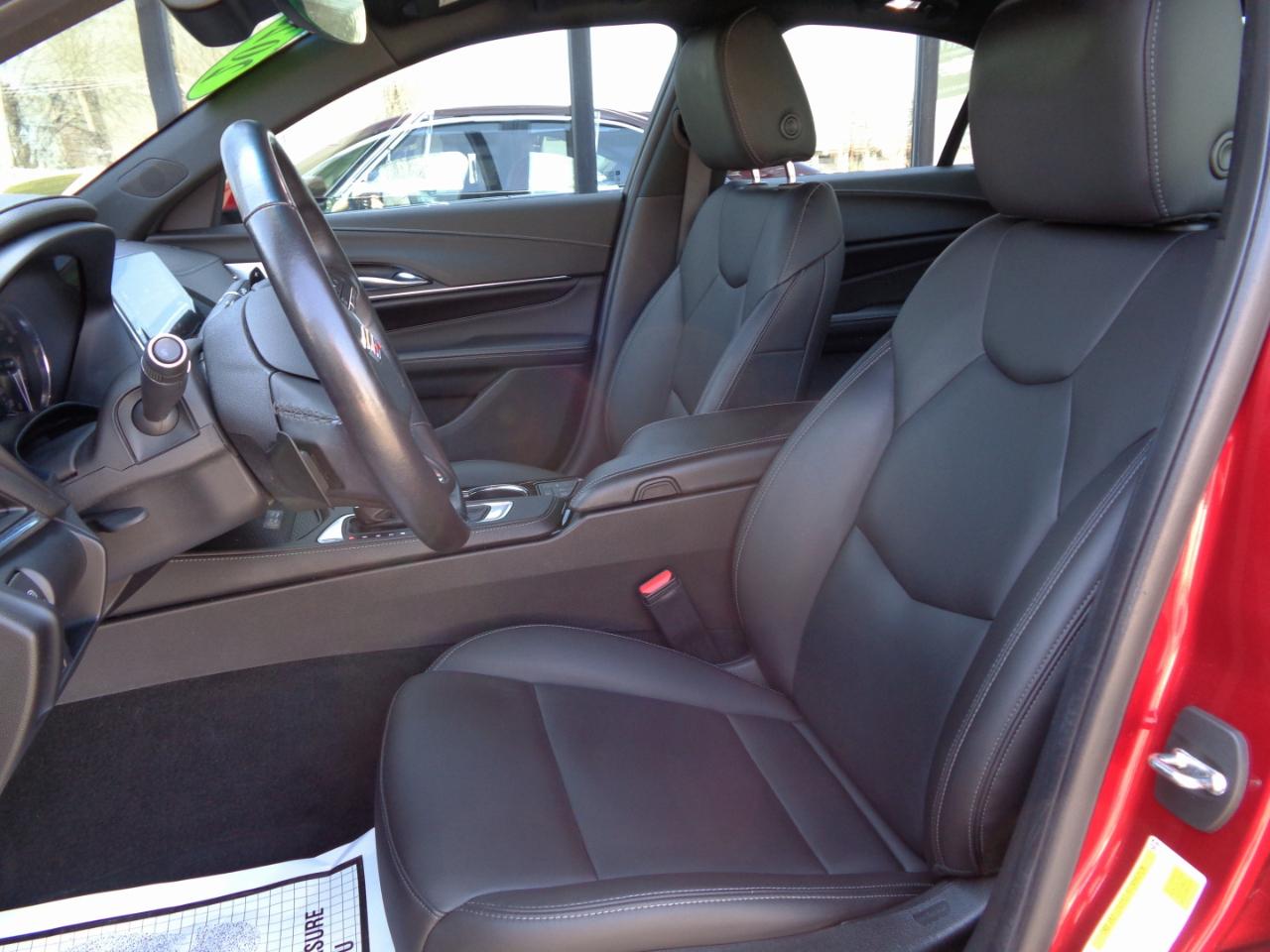 Cadillac CT4 4dr Sdn Luxury 2022