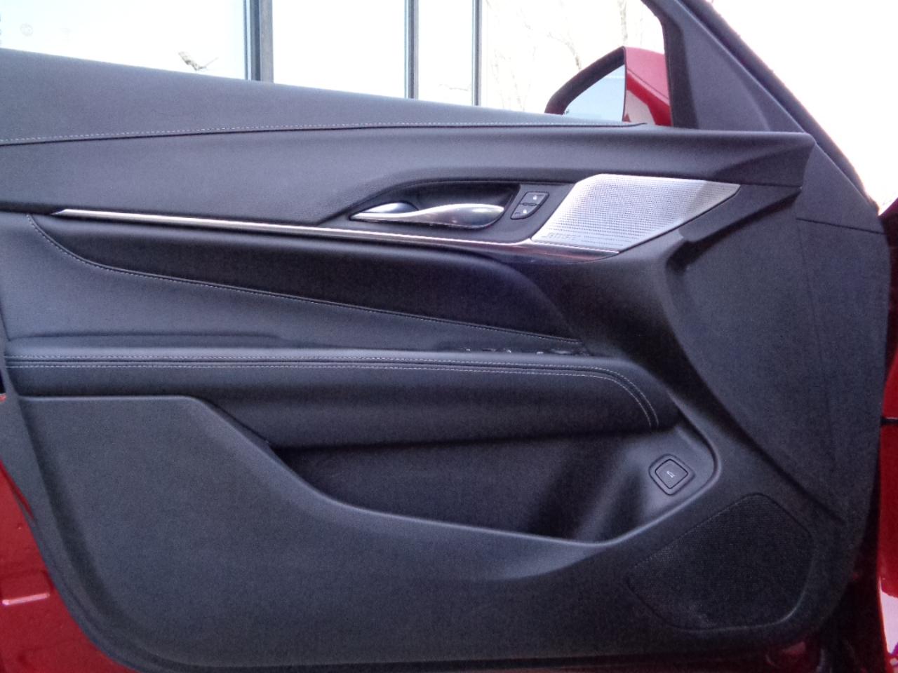 Cadillac CT4 4dr Sdn Luxury 2022